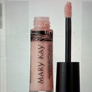 New Mary Kay Nourishine Lip Gloss- Pink Parfait
